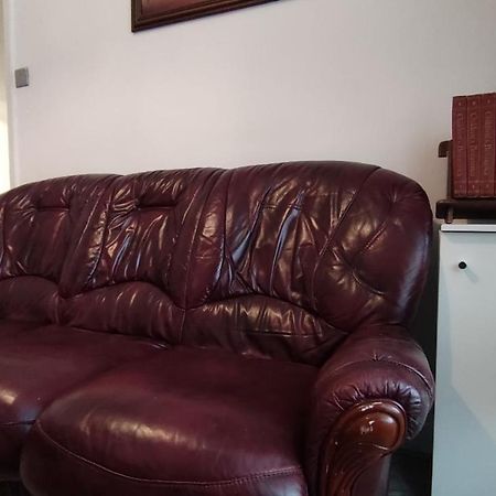 Lovely 2 Bedroom House Worsley Extérieur photo
